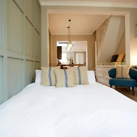 The Bishy By Chateau Anna, Centre & Free Parking