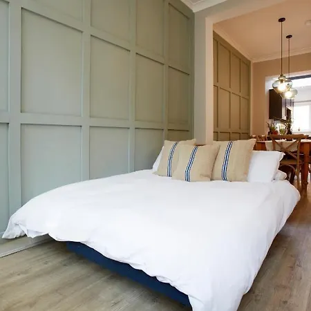 Vakantiehuis The Bishy By Chateau Anna, Centre & Free Parking *