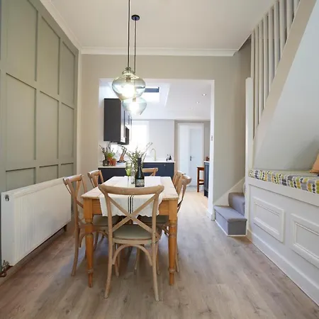 The Bishy By Chateau Anna, Centre & Free Parking Йорк