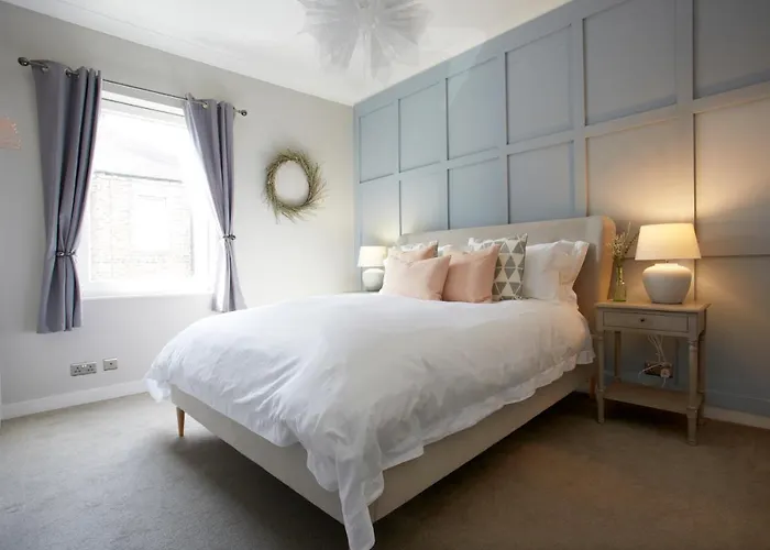 The Bishy, Centre & Free Parking *