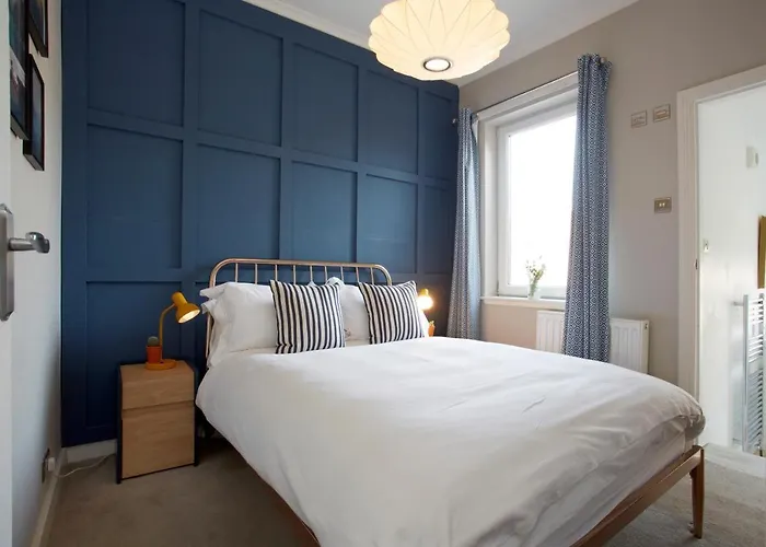 The Bishy, Centre & Free Parking