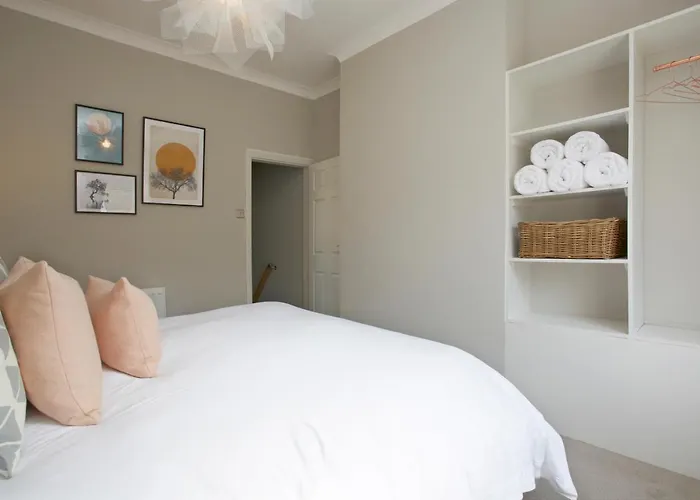 The Bishy, Centre & Free Parking Ferienhaus *