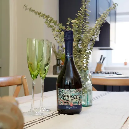 Сasa de vacaciones The Bishy By Chateau Anna, Centre & Free Parking