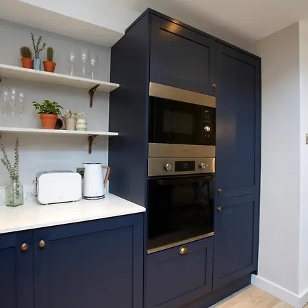 The Bishy By Chateau Anna, Centre & Free Parking York