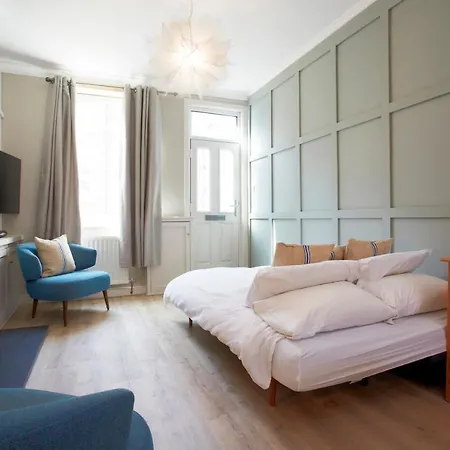 Сasa de vacaciones The Bishy By Chateau Anna, Centre & Free Parking